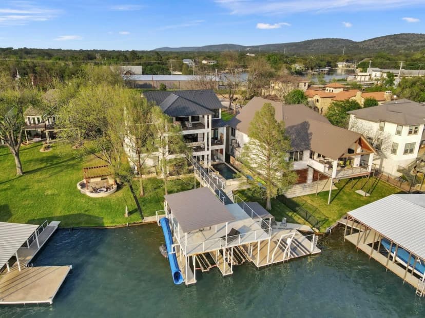 Luxury Family Villa with Concierge in Austin