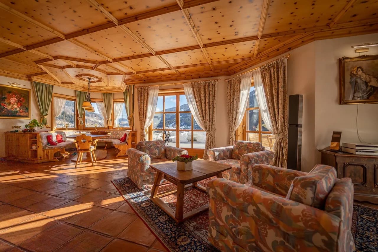 Stunning Villa with Indoor Pool and Sauna photo 2