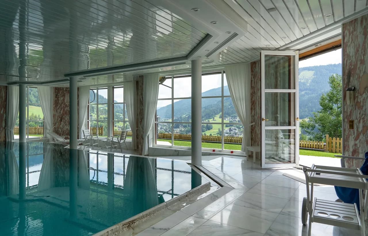 Stunning Villa with Indoor Pool and Sauna photo 4