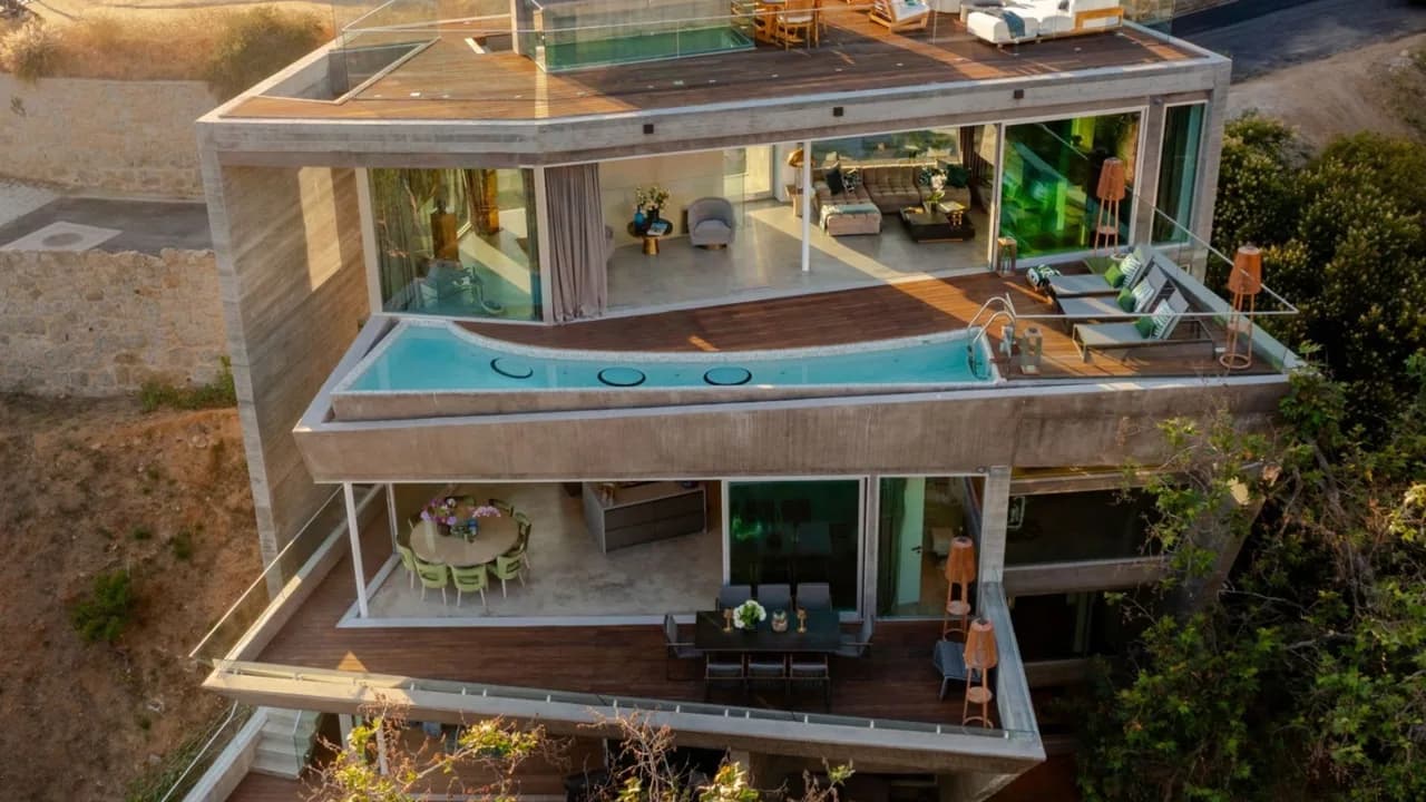 Exceptional Architectural Home in Hollywood Hills photo 2