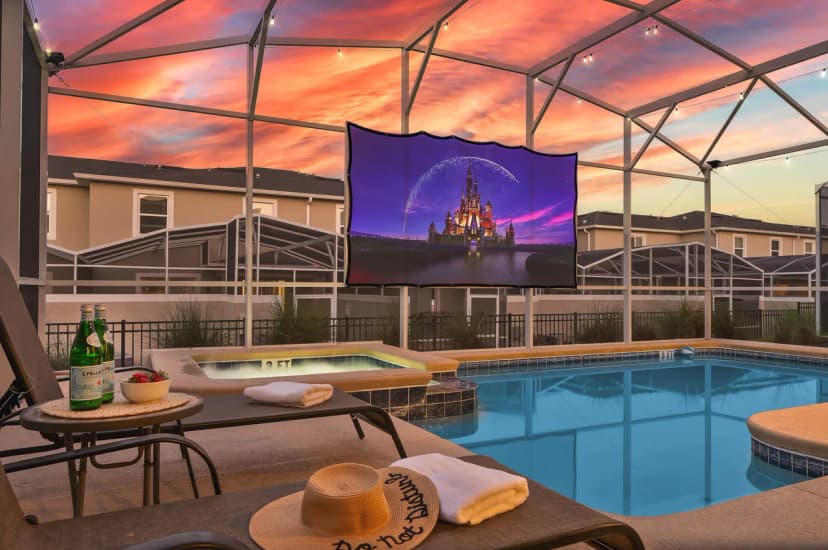 Comfortable 6BR home w/ private pool