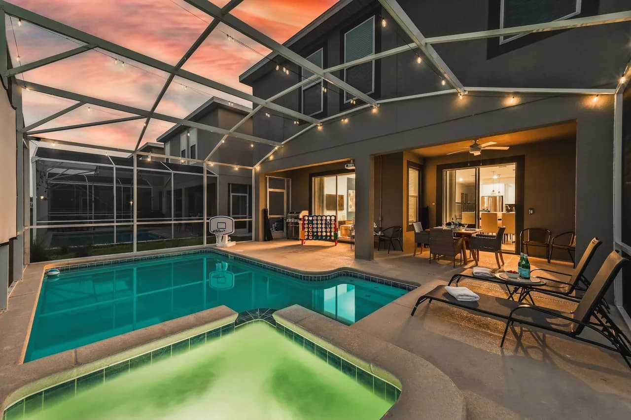 Private Pool Six Bedroom Home in Four Corners photo 2