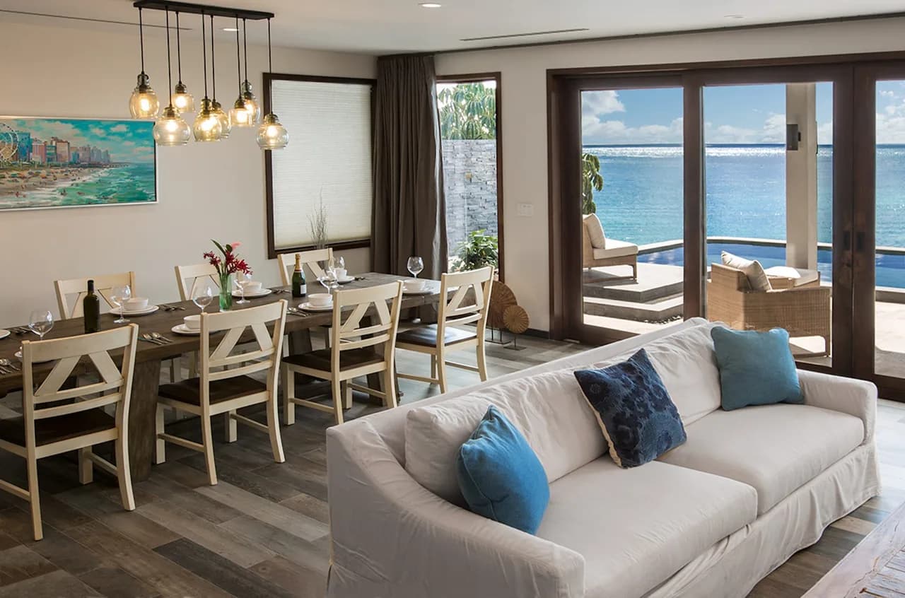 Beautiful Retreat with Infinity Salt Water Pool photo 5