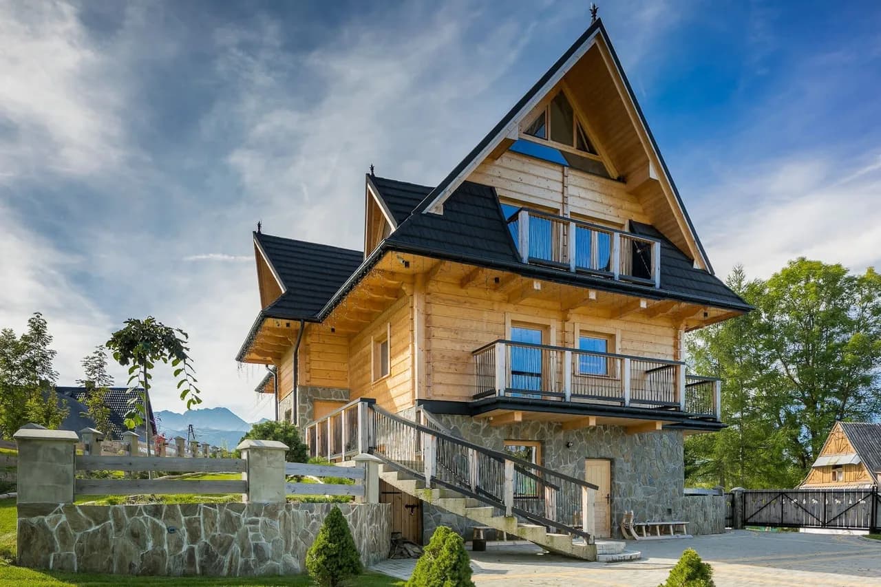 Mountain View Seven Bedroom Apartment in Zoniowka