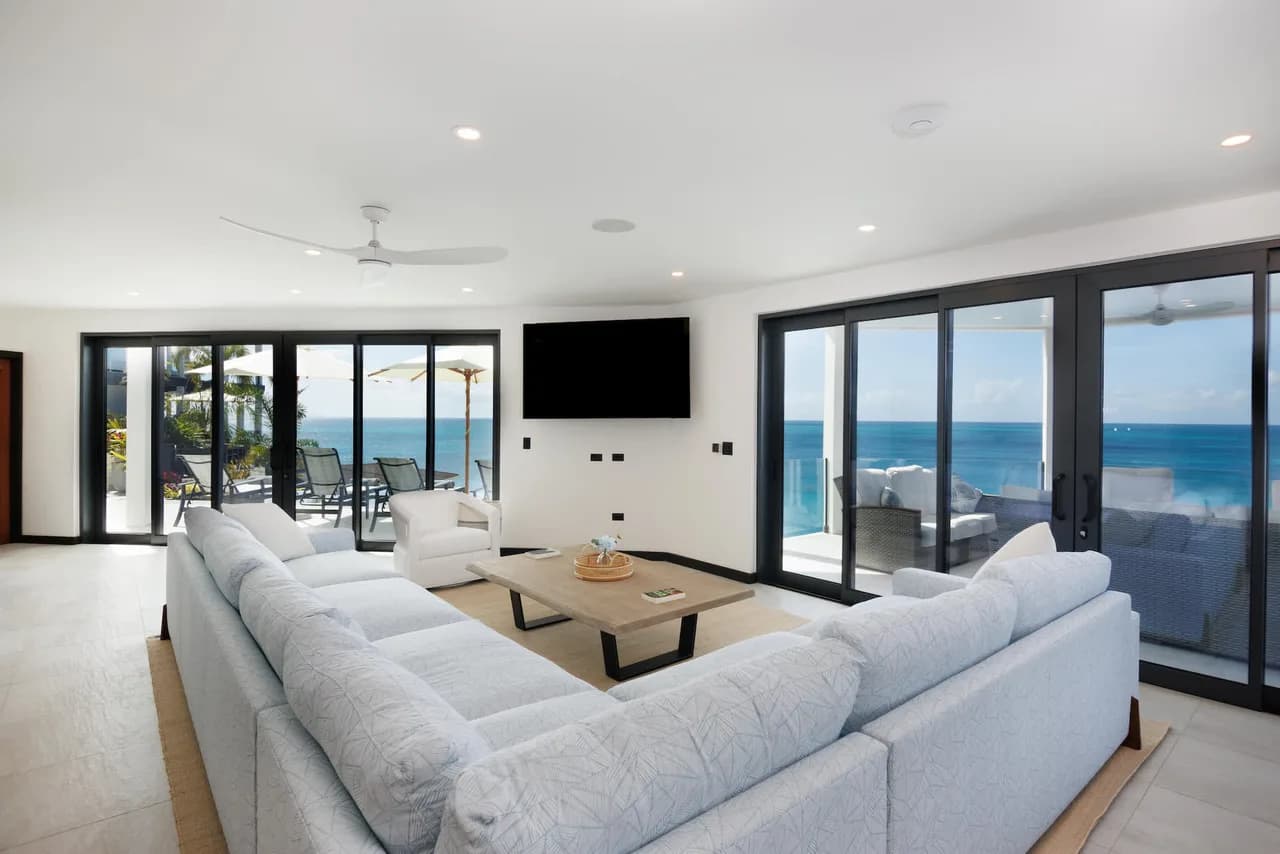 Oceanfront 4-Bedroom Villa with Panoramic Caribbean Views photo 2
