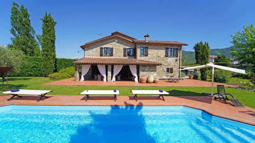 ENCHANTING RESTORED VILLA OUTSIDE BEVERINO VILLAGE