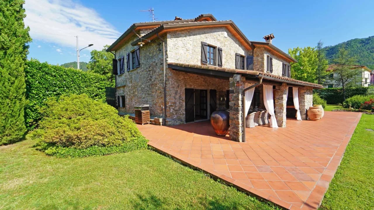 ENCHANTING RESTORED VILLA OUTSIDE BEVERINO VILLAGE photo 4