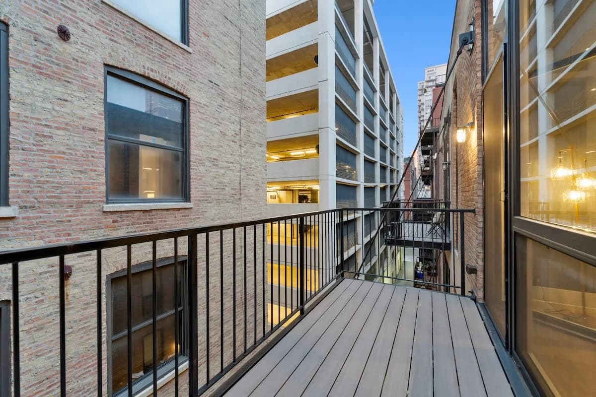 Balcony Two Bedroom Condo in Chicago photo 5