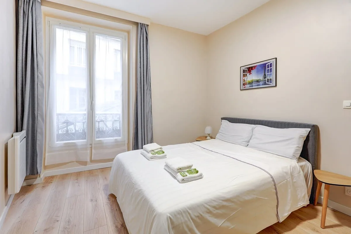 Accessible Two Bedroom Retreat in Paris photo 4