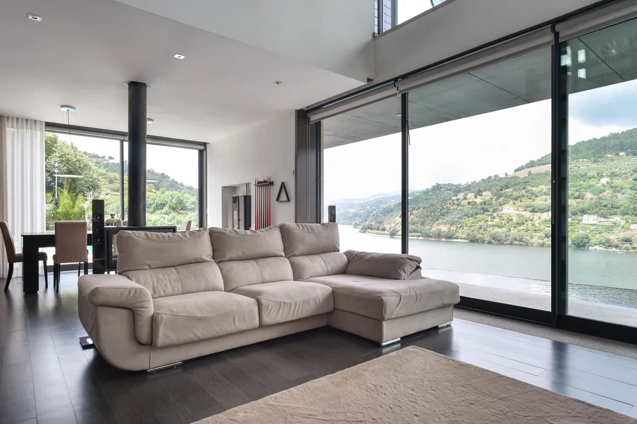 Luxurious 3BR Villa With Infinity Pool in Resende photo 3