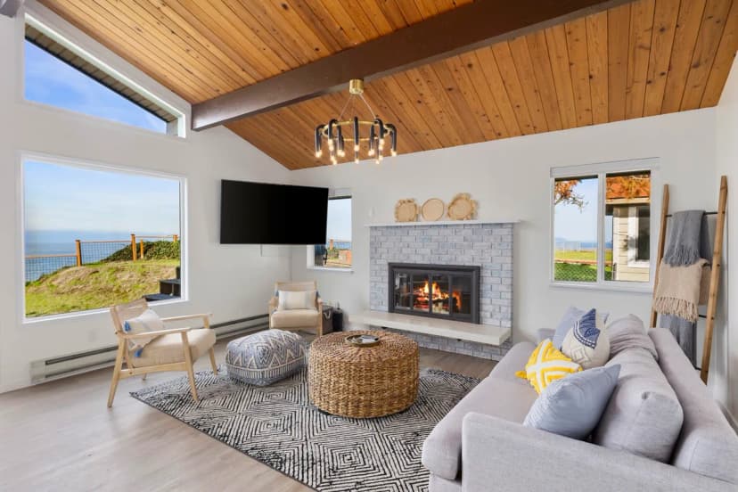Island Hideaway with Stunning Ocean Views