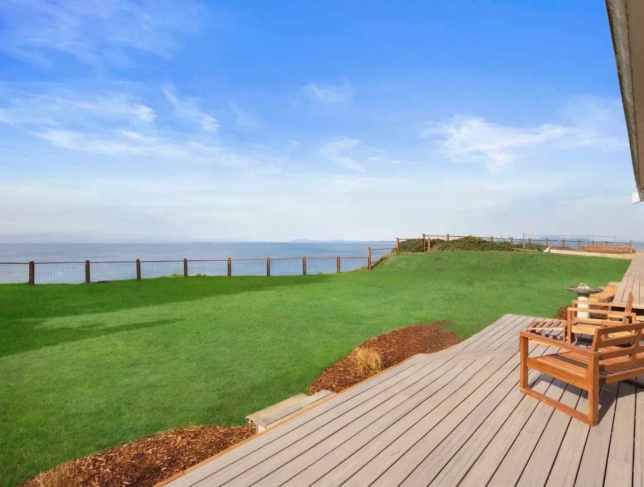 Ocean View Three Bedroom Villa in Camano Island photo 2