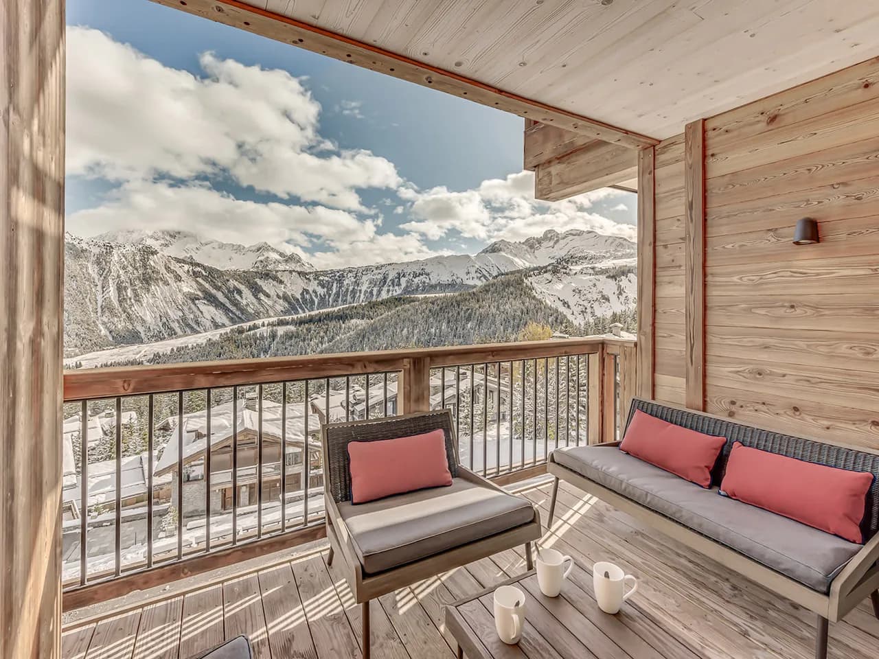 Opulent Alpine Penthouse Retreat with Sauna photo 3