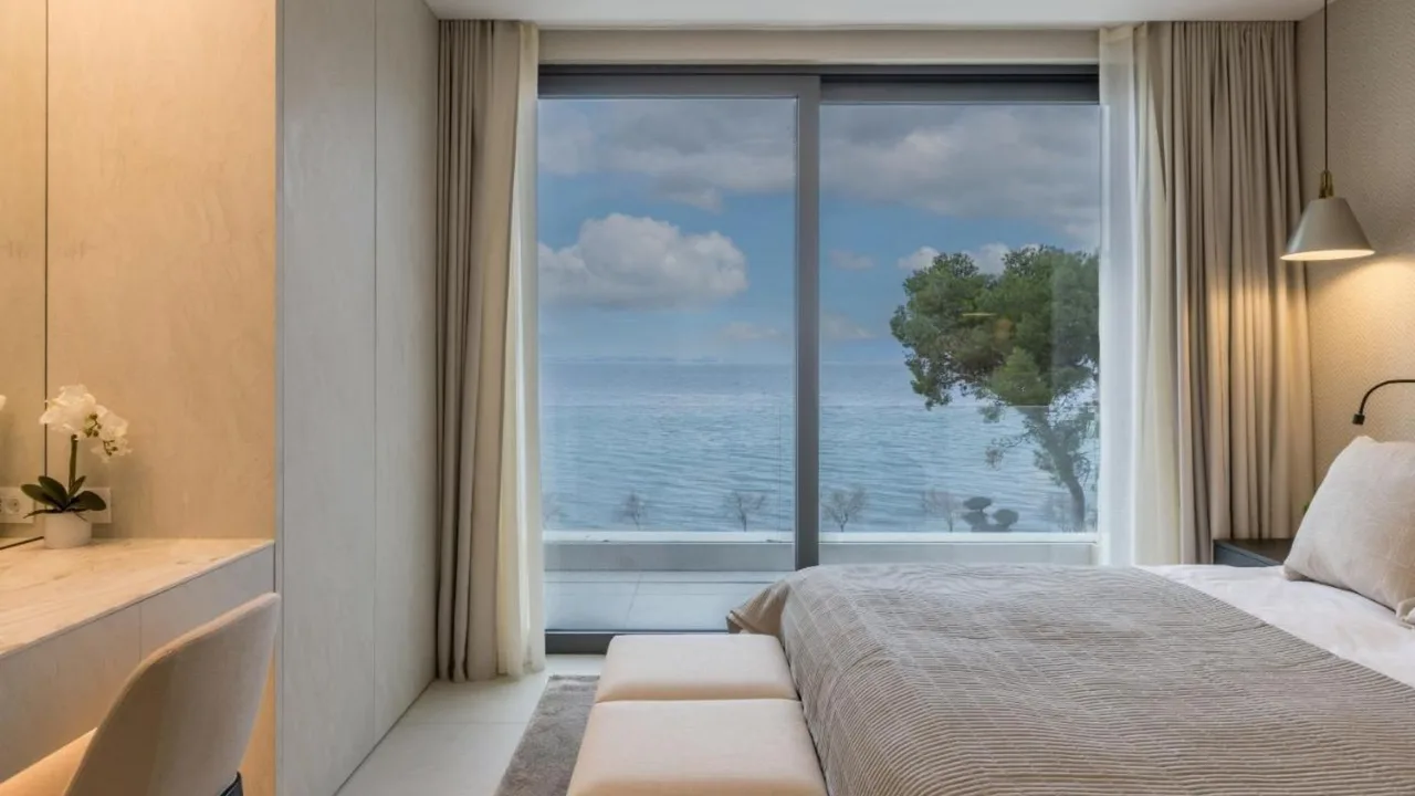 Luxurious 6 BR Villa in Breathtaking Sutivan photo 2