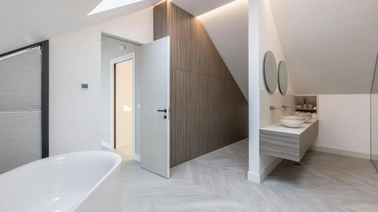 Luxurious 6 BR Villa in Breathtaking Sutivan photo 3