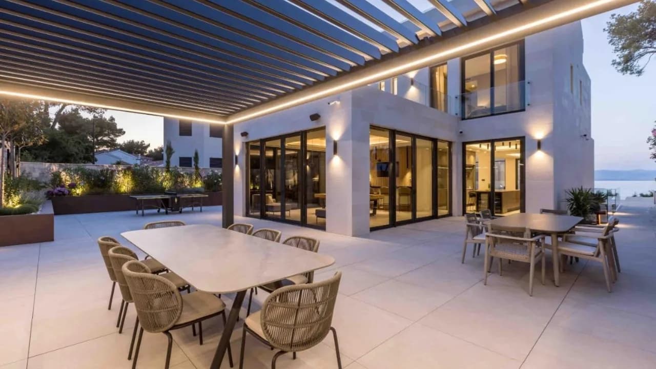 Luxurious 6 BR Villa in Breathtaking Sutivan photo 4