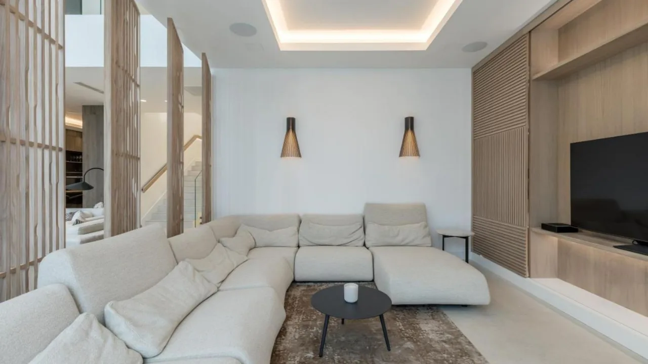 Luxurious 6 BR Villa in Breathtaking Sutivan photo 5
