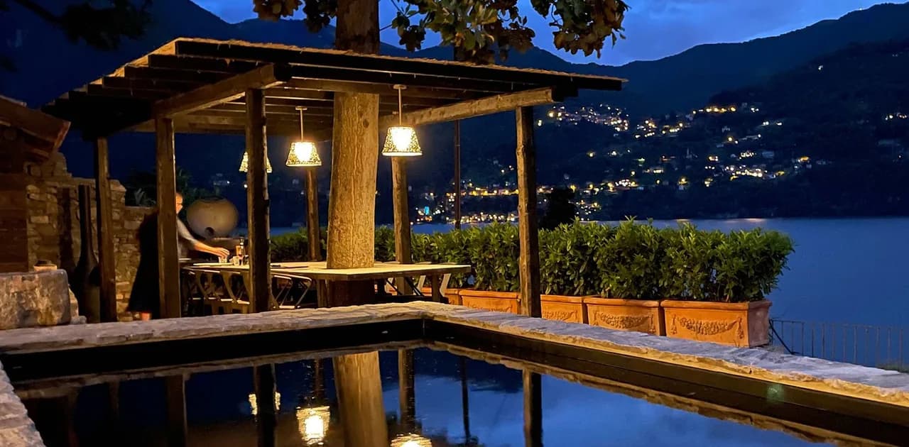 Modernly Designed 5br Villa With Lakeview photo 5