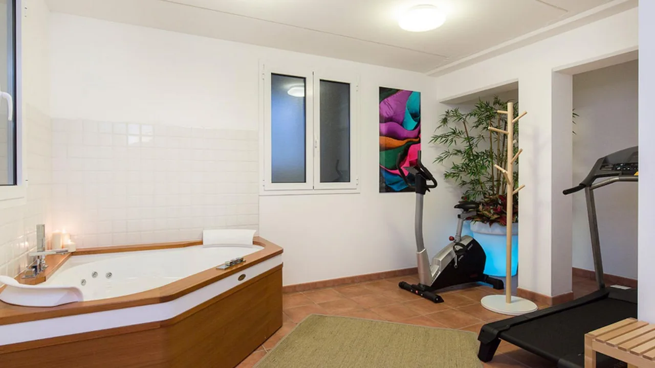 2 Units in The Same Villa with Garden & Roof Terrace :) photo 4