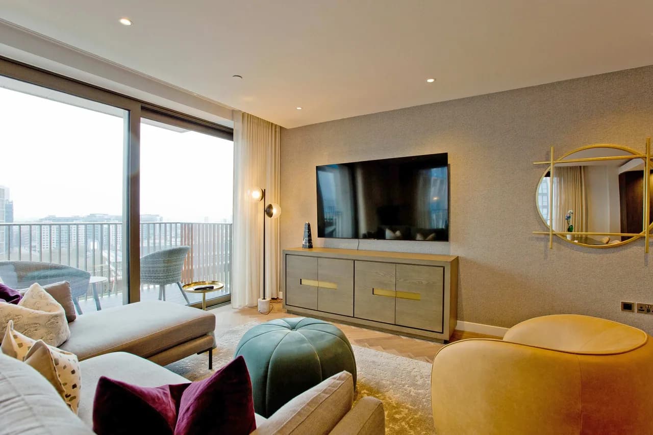 Panoramic View Apartment in London