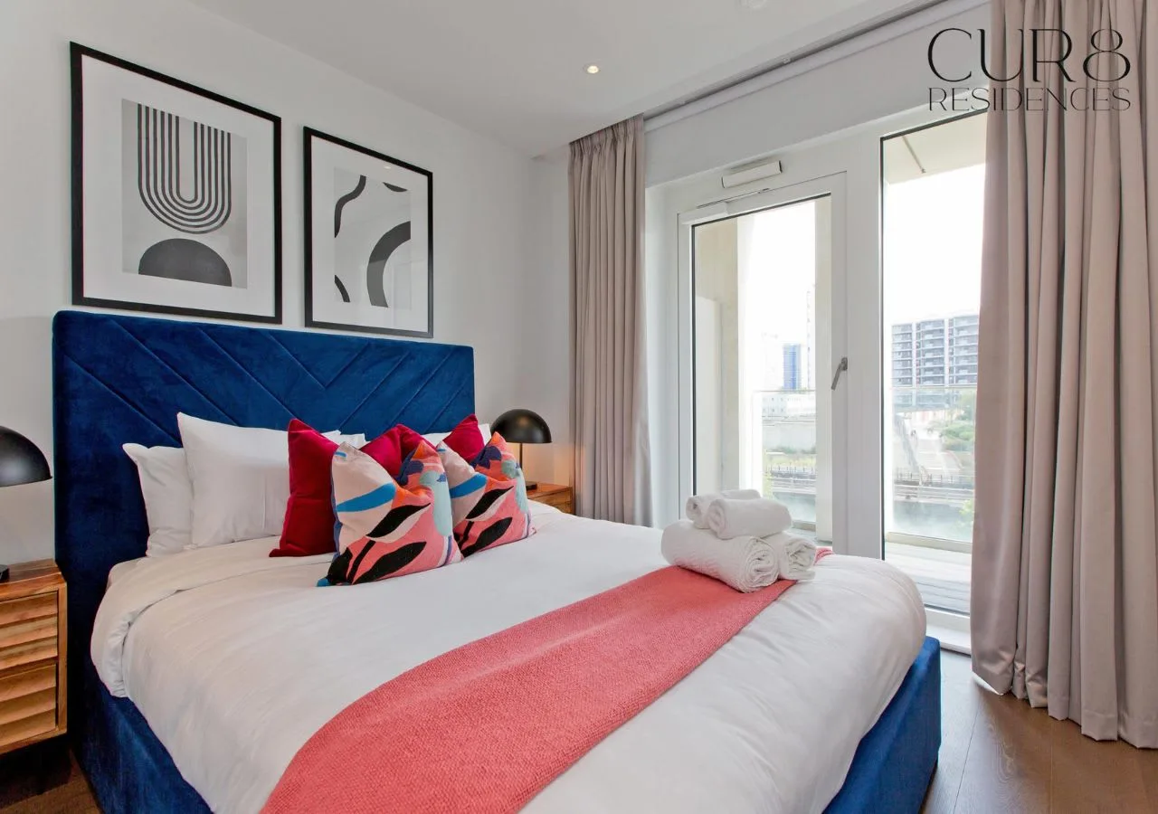 Contemporary Two Bedroom Apartment in London photo 3