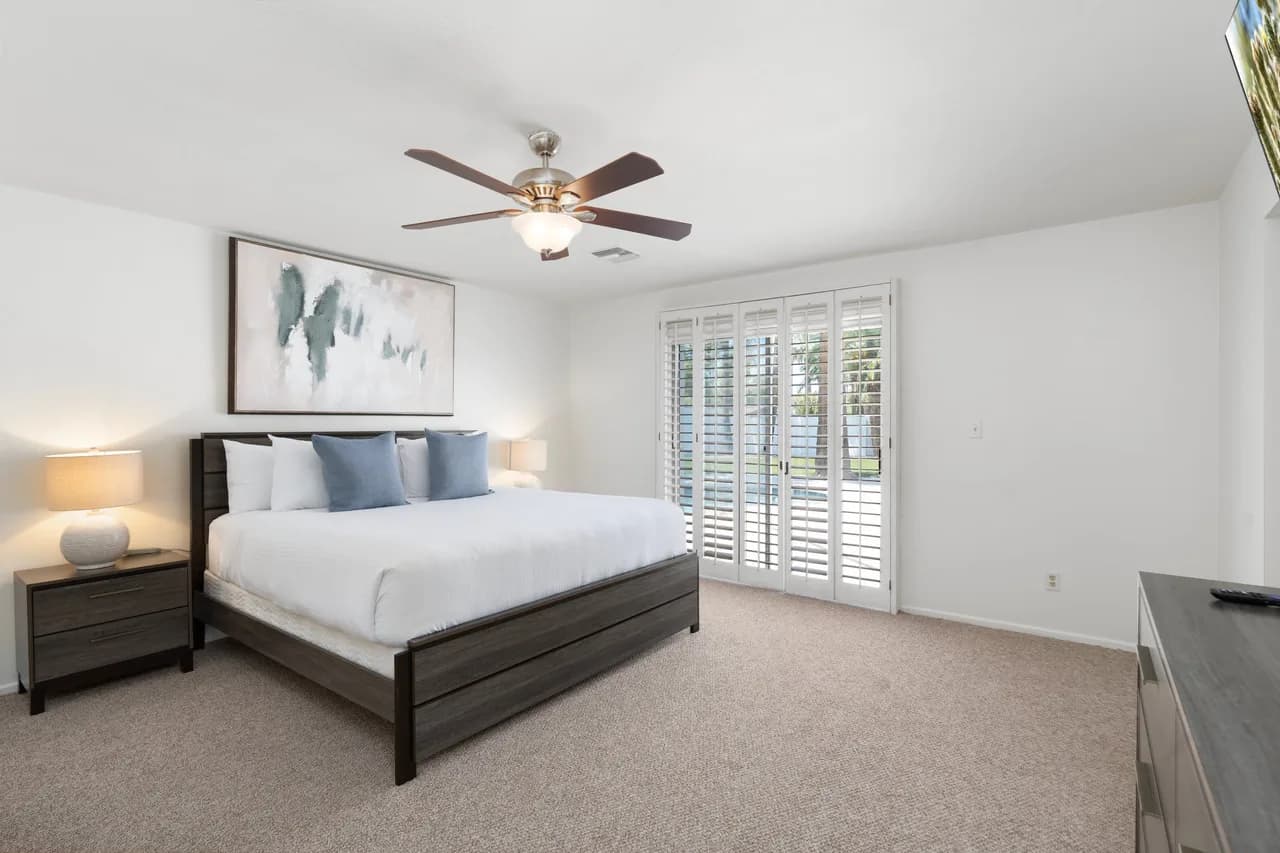Contemporary Four Bedroom Villa in Scottsdale photo 4