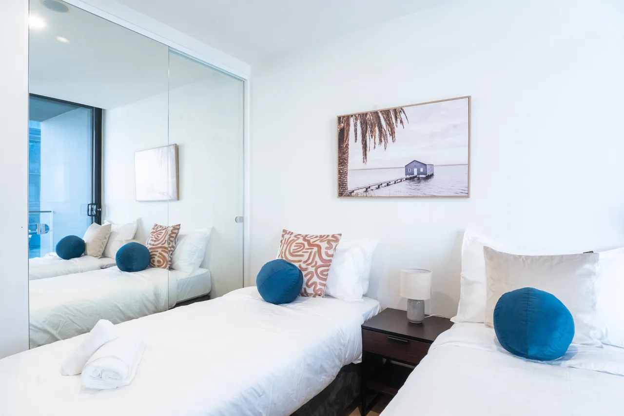 Elegant Two Bedroom Apartment in Southbank Victoria photo 3