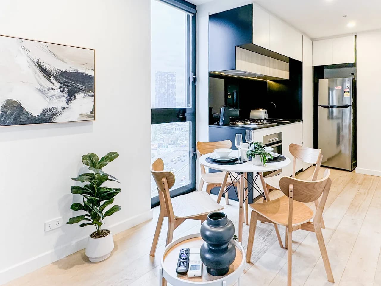 Elegant Two Bedroom Apartment in Southbank Victoria photo 4