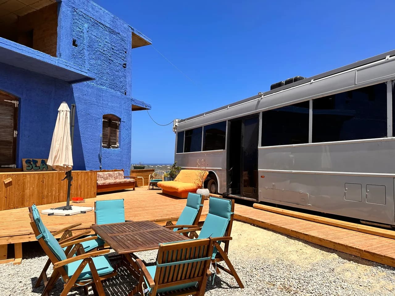 Luxury 2 BR 2 Bath Mercedes Bus Home in Chania photo 2