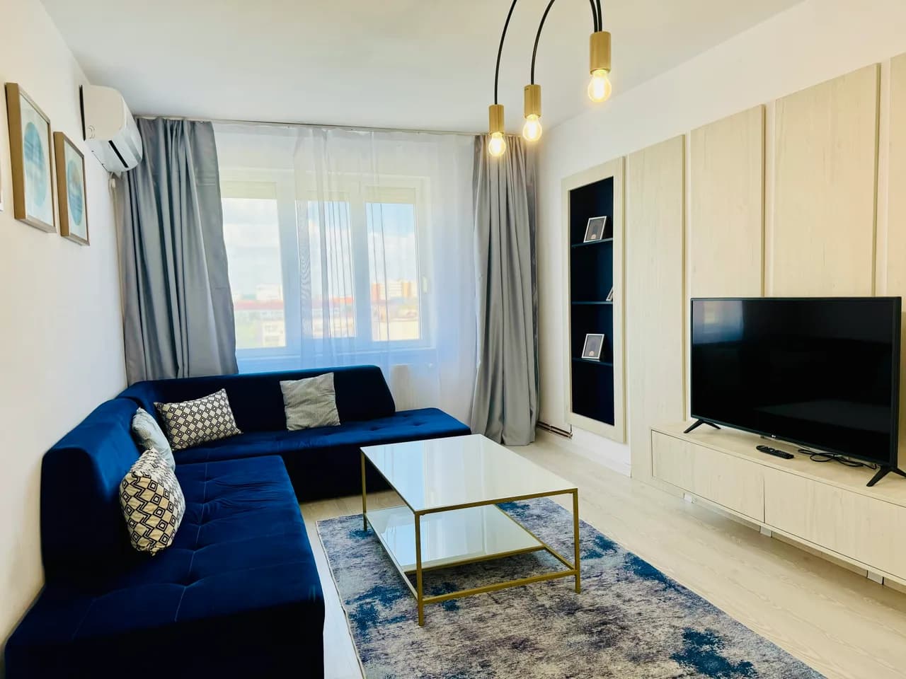 Contemporary Two Bedroom Retreat in Timisoara photo 3