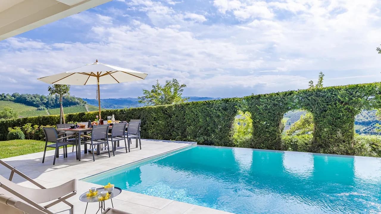 4BR Contemporary Villa With Pool and Vineyard View photo 3