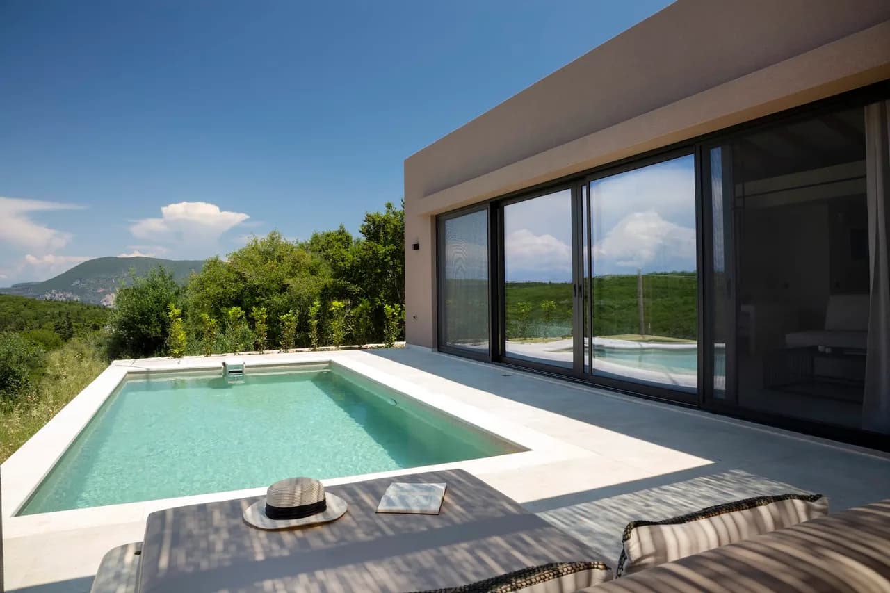 Sophisticated One Bedroom Villa In Kefalonia photo 4