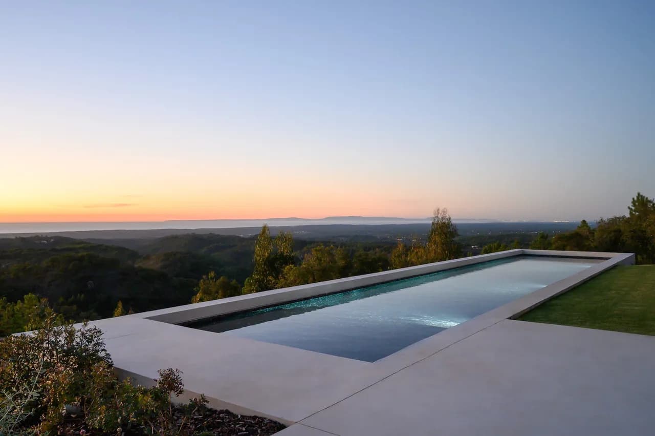 Stylish Villa in Ideal Location with Hill View photo 4