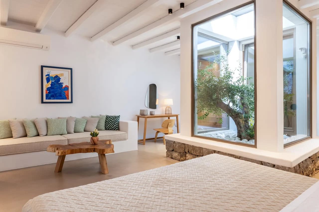 Stunning 8-Bedroom Mykonos Villa with Jacuzzi photo 2