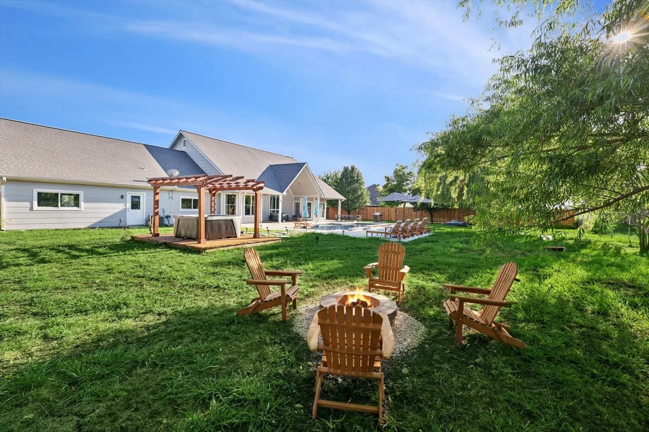 Accessible Five Bedroom Villa in Ponder photo 2