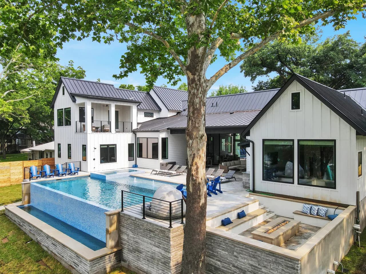 Waterfront Six Bedroom Villa in Burnet Texas
