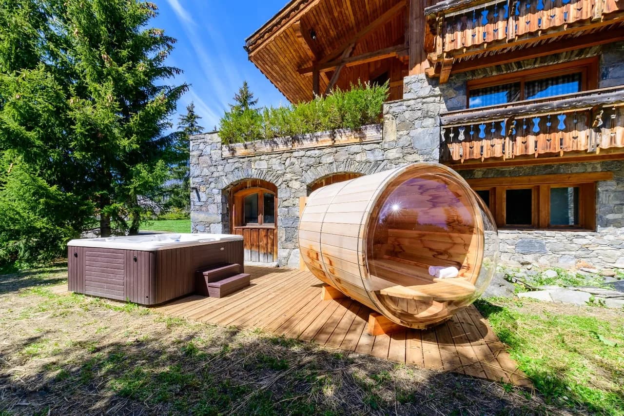 Spacious Alpine Chalet in Meribel with Outdoor Sauna