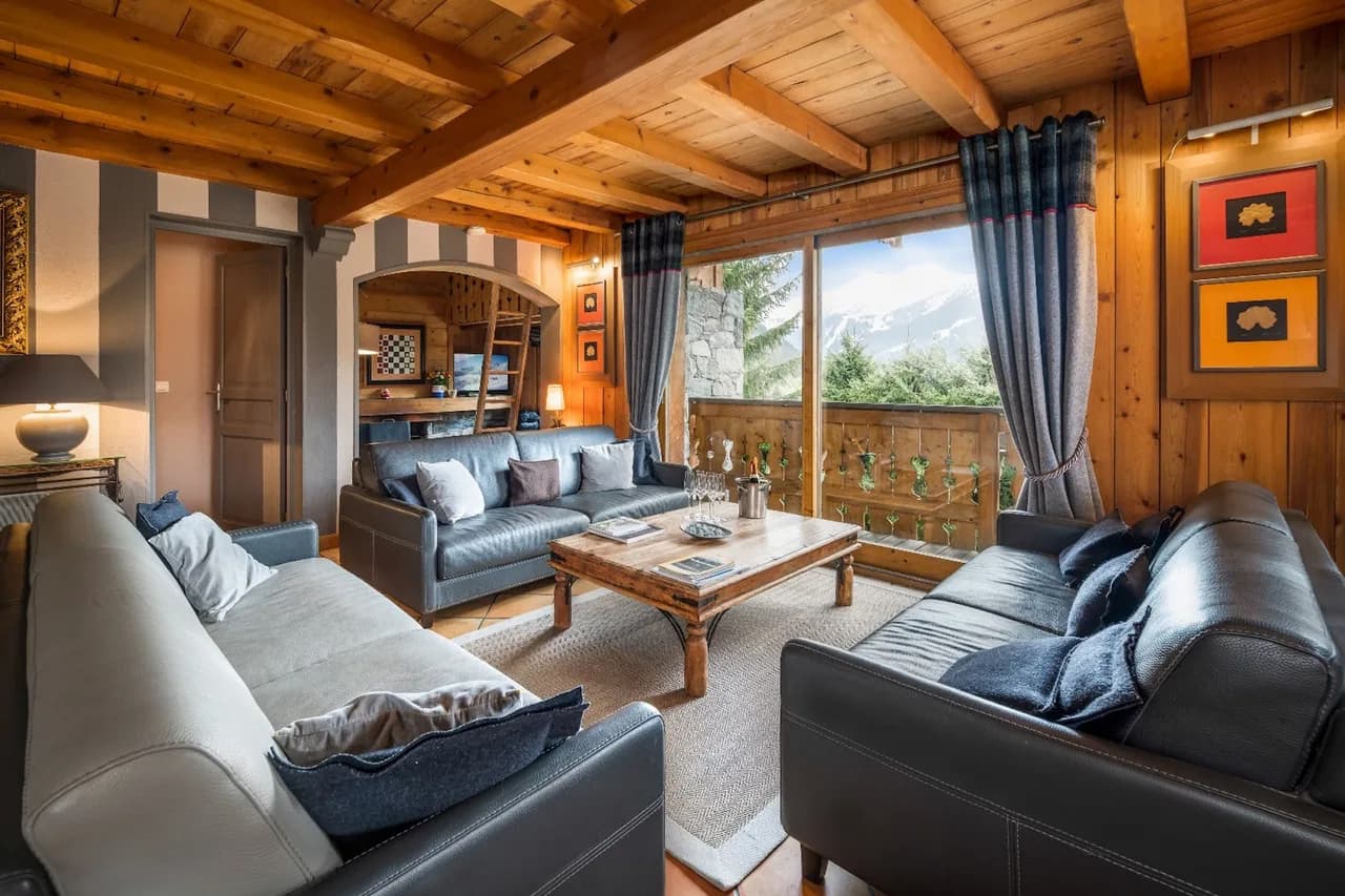 Spacious Alpine Chalet in Meribel with Outdoor Sauna photo 2