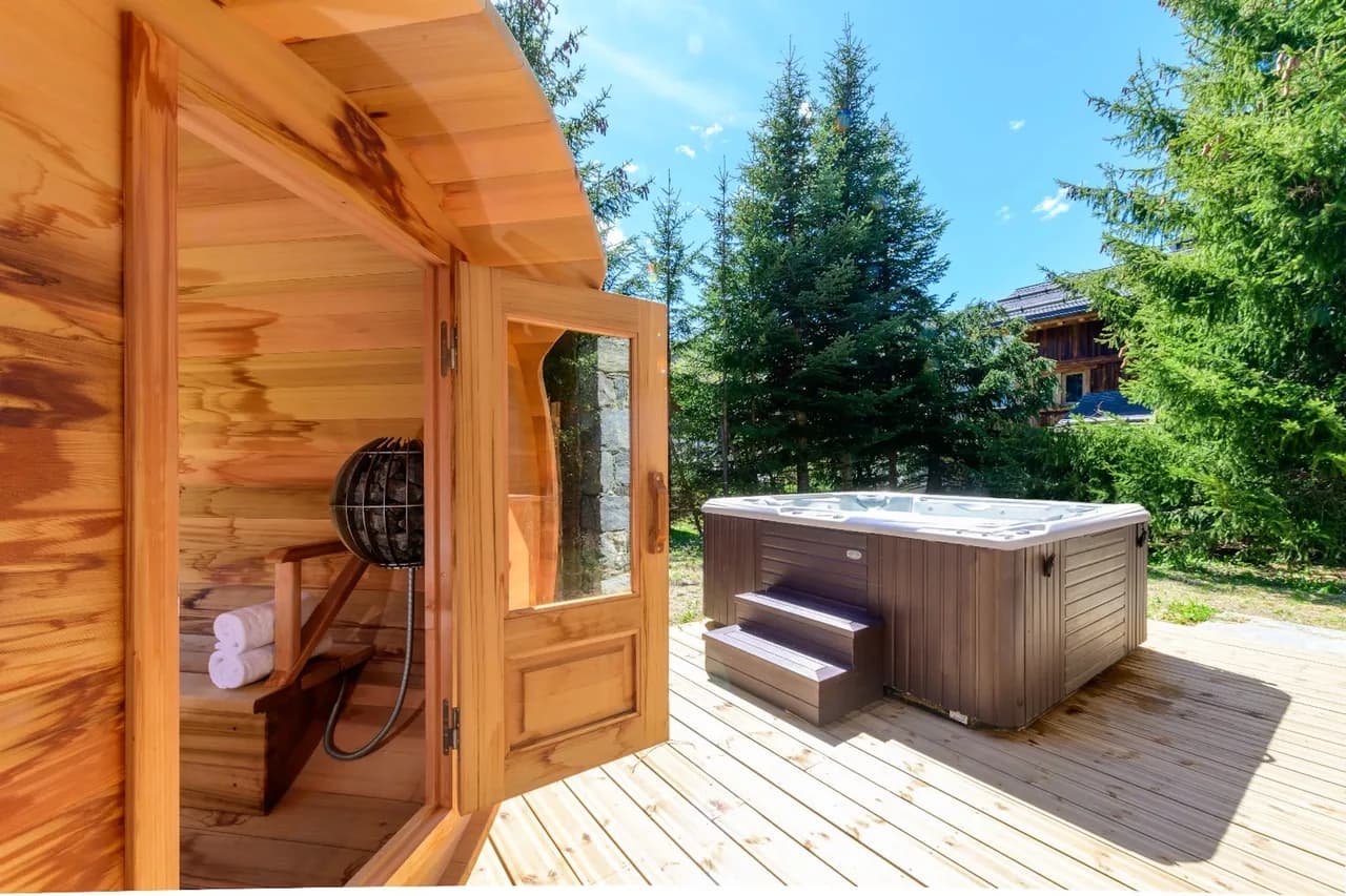 Spacious Alpine Chalet in Meribel with Outdoor Sauna photo 4