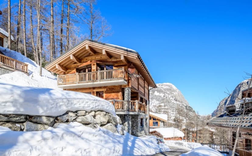 Inviting Val d'Isère Chalet with Sauna