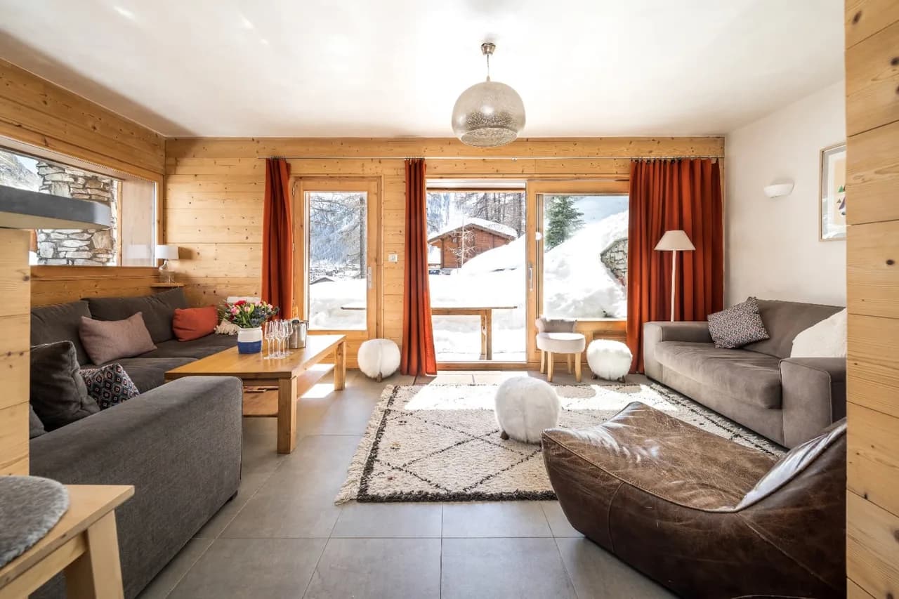 Inviting Val d'Isère Chalet with Sauna photo 2