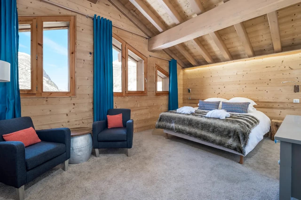 Inviting Val d'Isère Chalet with Sauna photo 3