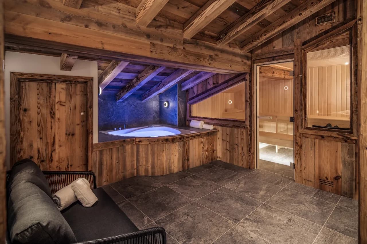 Scenic Getaway Luxurious Chalet in Mountains photo 4