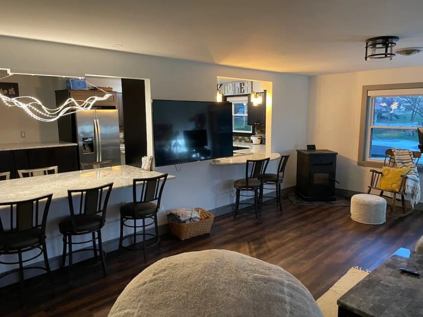 Pet-Friendly Three Bedroom Retreat in Rush County