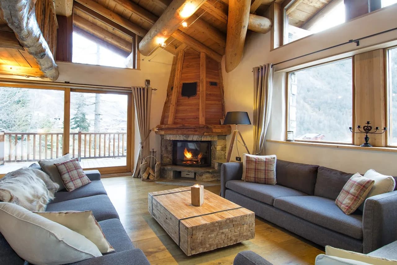 SUN-DRENCHED CHALET IN THE HEIGHTS OF VAL D'ISÈRE photo 4