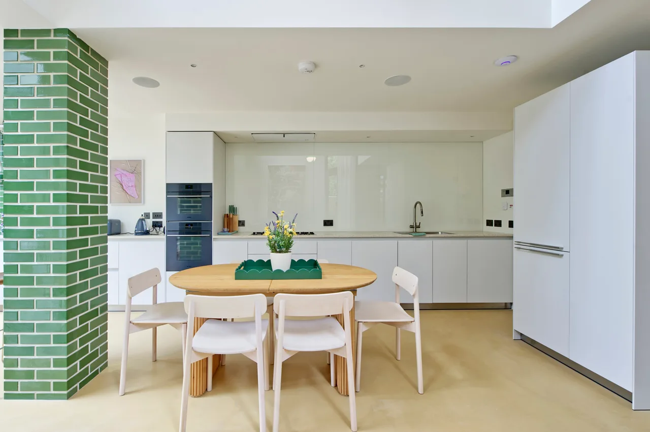 Air-Conditioned Three Bedroom House in Notting Hill, London photo 4
