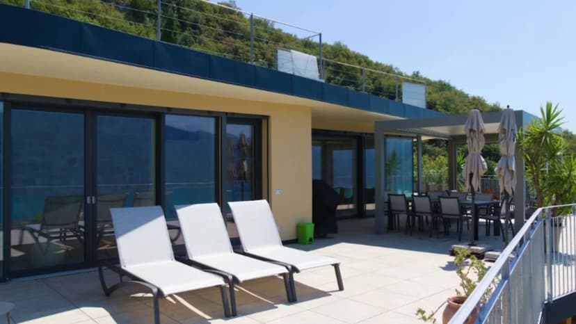 Elegant Lake Garda Home With Pool