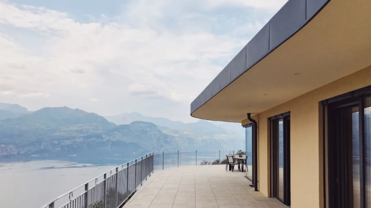 Elegant Lake Garda Home With Pool photo 5