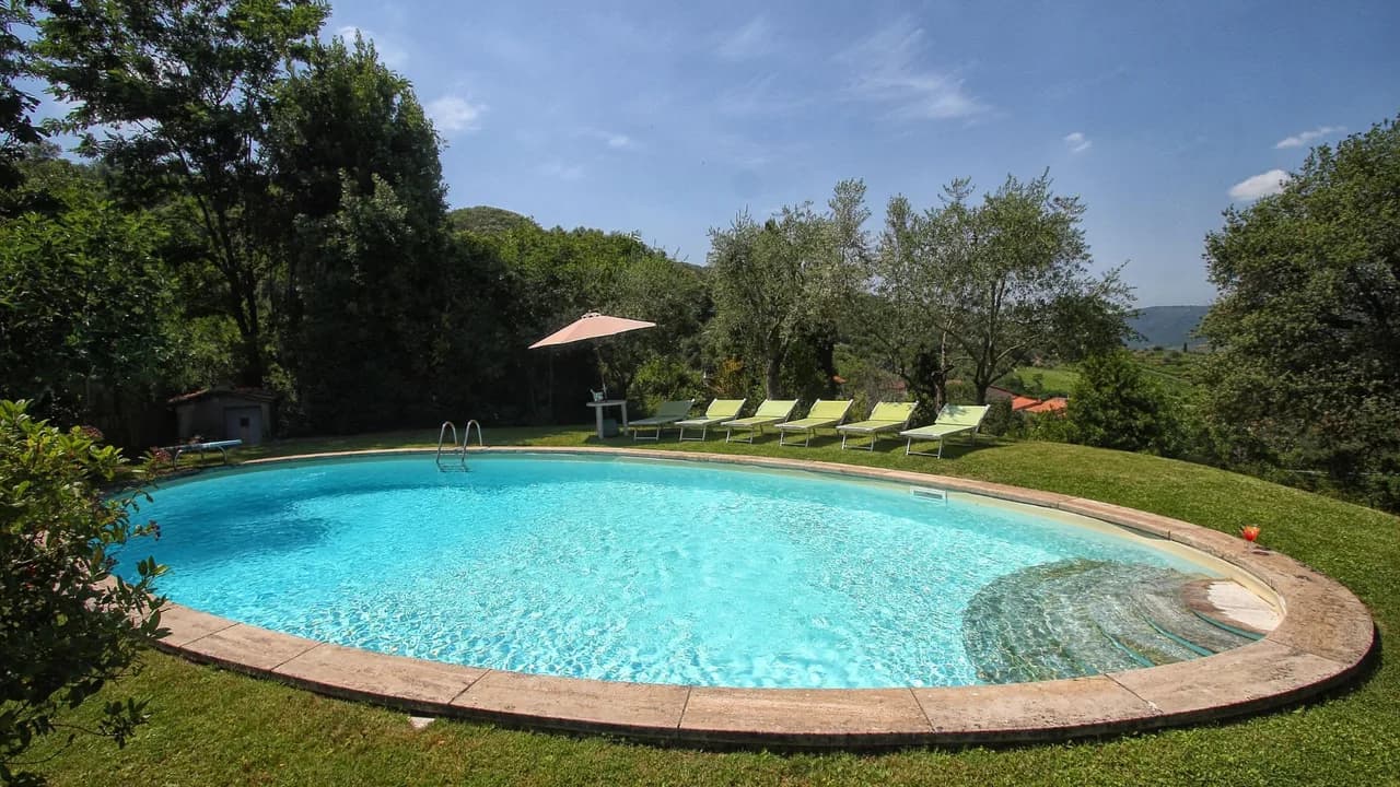 Tranquil Retreat With Pool, Garden & Park Views