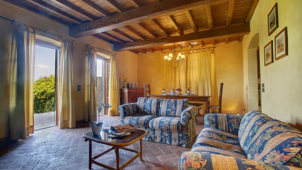 Tranquil Retreat With Pool, Garden & Park Views photo 2